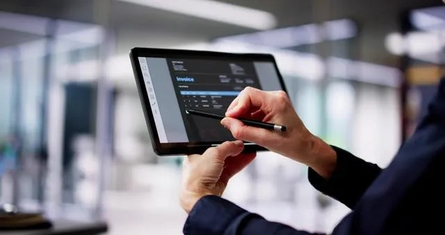 随着科技的飞速发展，移动办公已经成为现代工作的新常态。在手机和电脑上协同工作的软件组合，对于提高工作效率和团队协作至关重要。在此，我为您推荐3-5款协同工作极佳的软件组合，并融入您提到的关键词穿越火线老版本跟大富豪激活码领取以及高度协调策略执行等概念，同时结合macOS_v6.419系统环境进行说明。这些软件通过云同步实现无缝衔接，满足移动办公的需求。